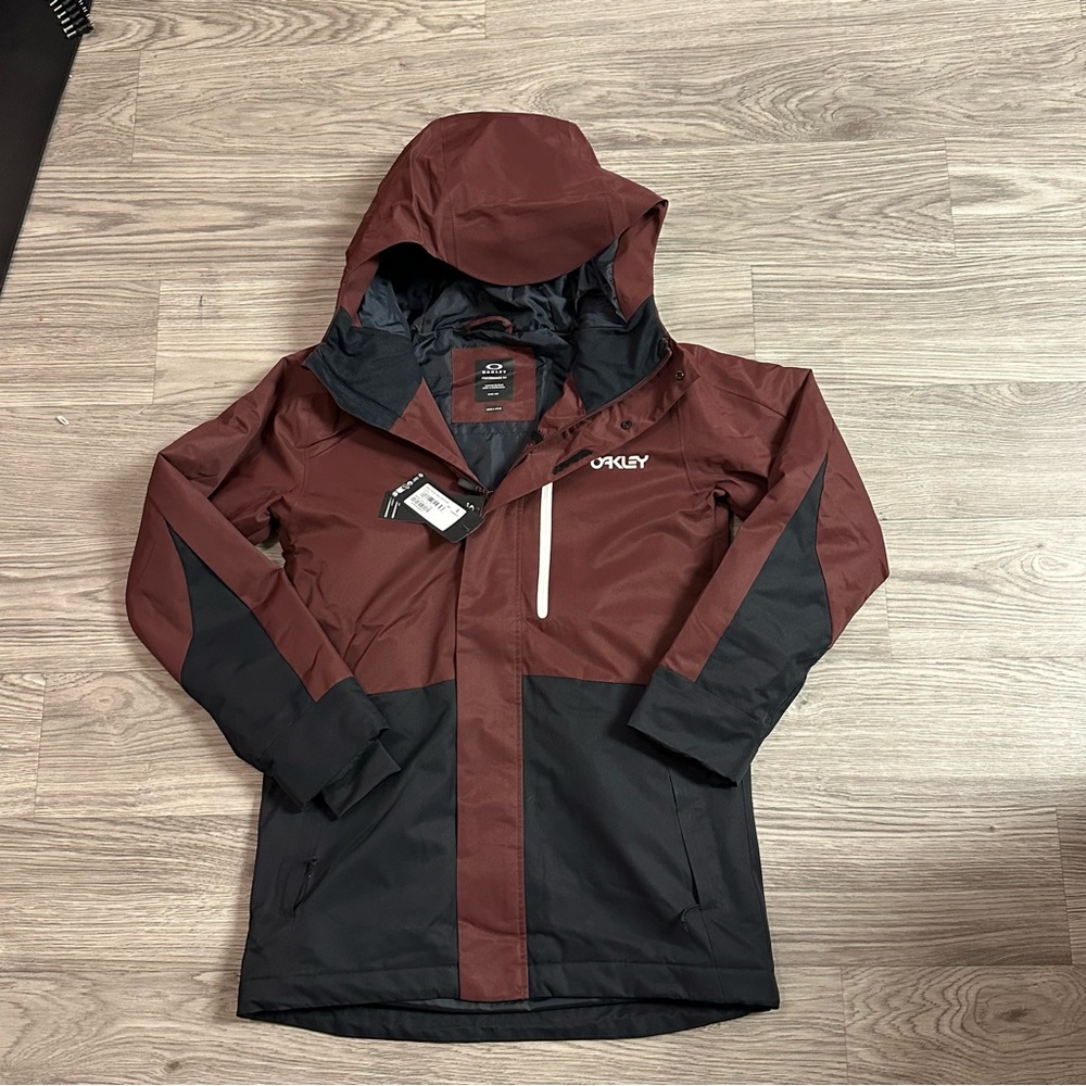 NWT Women’s Oakley tnp tbt Insulated Ski Snowboard Jacket - Size S